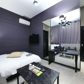 NearBy Hotel