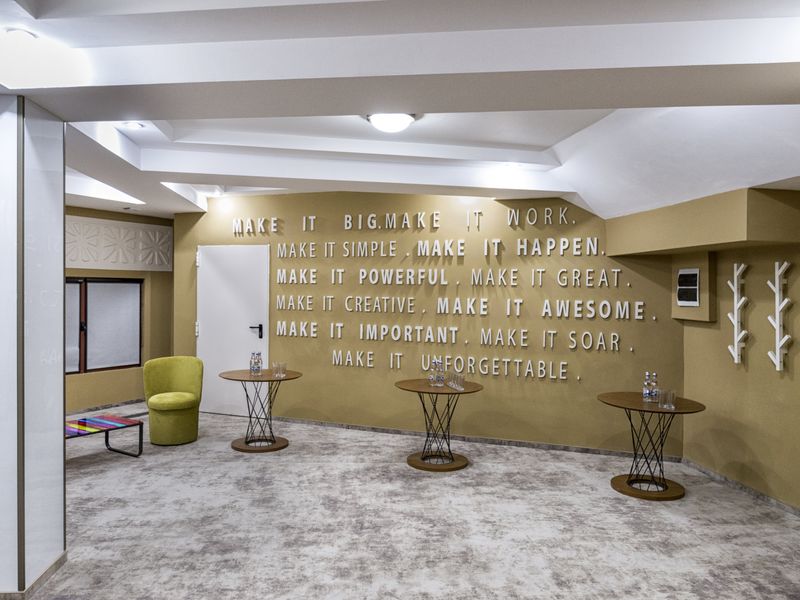 Hotel Photo 12