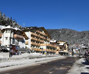 Emerald Studio Apartment Madonna di Campiglio Italy