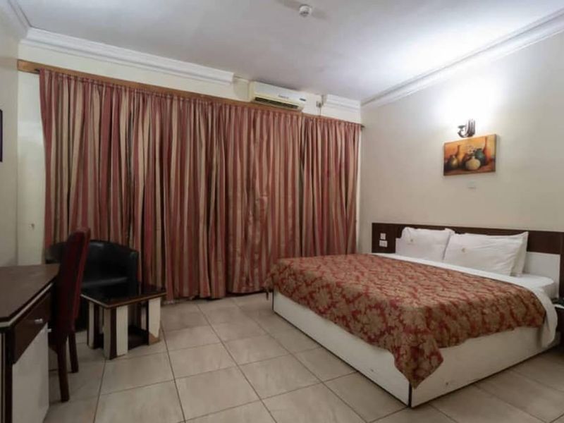 Hotel Photo 1