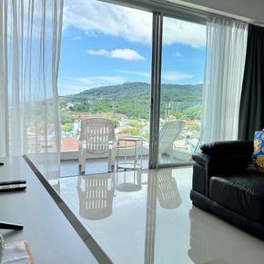NearBy Hotel