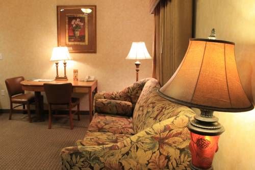 Rushmore Express & Suites