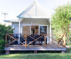 Berrara Lagoon Front Chalet Sussex Inlet Australia