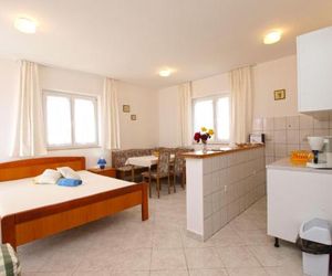 Apartment Veli Vrh 72 Pula Croatia