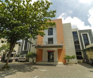RedDoorz near Universitas Sebelas Maret Solo Indonesia