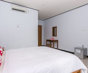 ZEN Rooms near Echo Beach Canggu Indonesia