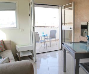 Mendele Sky duplex with balcony - 1 min from beach Tel Aviv Israel