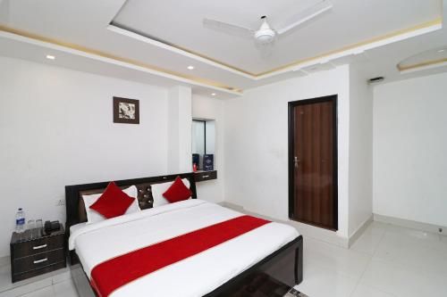 OYO 8837 Hotel Surya Galaxy