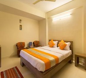 NearBy Hotel