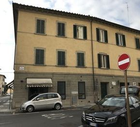 NearBy Hotel