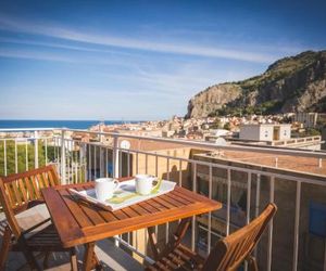 Familyholidays Deluxe Plus Cefalu Italy