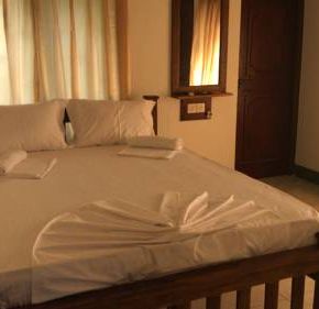 NearBy Hotel