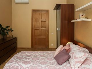 A spacious apartment near St. Isaac's
