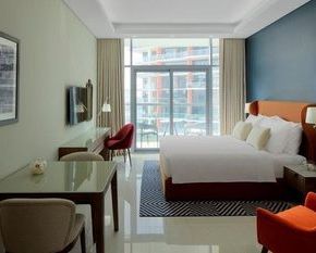 NearBy Hotel