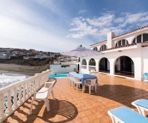 Villa Coki Deluxe - First line of the beach Telde Spain