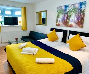 London Apartments, Close To Station Ilford United Kingdom