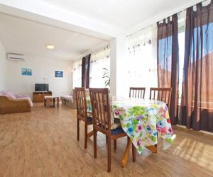 Apartments Edin 1359 Peroi Croatia