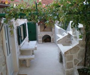 Apartment Menego A2 BOL-CENTER, Croatia Bol Croatia