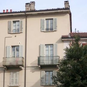 NearBy Hotel