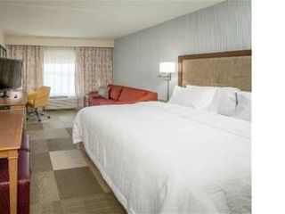 Фото отеля Hampton Inn & Suites Menomonie-UW Stout