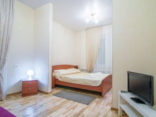Невский пр 54 у Елисеевского 1к квартира