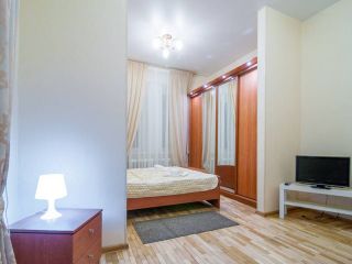 Невский пр 54 у Елисеевского 1к квартира