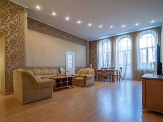 Big apartment Pushkinskaya 14 balcony