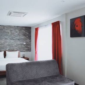 NearBy Hotel