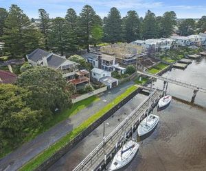 Shearwater Riverview Apartment Port Fairy Australia