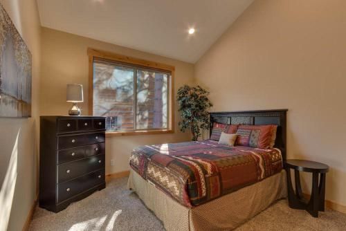 Big Bear Lodge – Six Bedroom Home