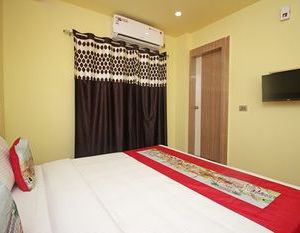 OYO 9563 Hotel RR Residency Fraserpet India