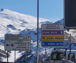 vivesierranevada 2dorm PLAZA ConstelacionE1 junto telecabinas Sierra Nevada Spain