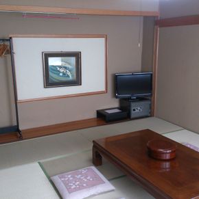 NearBy Hotel