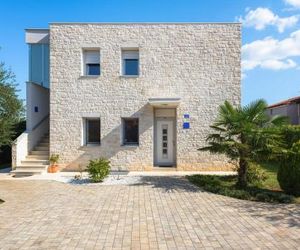 MIRJANA house with apartments Umag Croatia