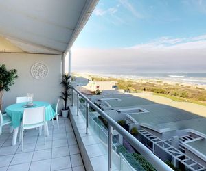 Dolphin Beachfront Condo Bloubergstrand South Africa