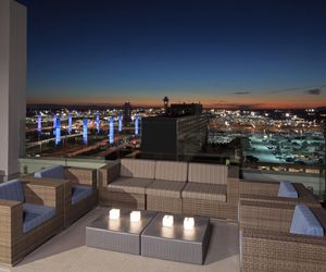 H HotelLos AngelesCurio CollectionBy Hilton Los Angeles International Airport United States