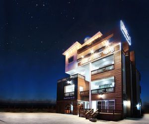 Komichi House - White Night Gangneung South Korea