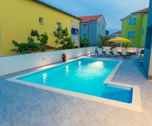 Lucky Luke Pool Apartments Novaglia Croatia