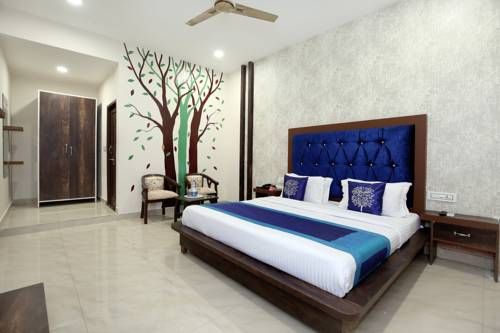 OYO 10070 Hotel Satkar Regency
