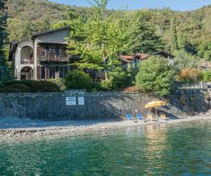 Villa Il Cigno lakeside Oliveto Lario Italy