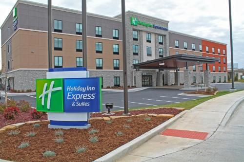 Photo of Holiday Inn Express & Suites St. Louise South I-55