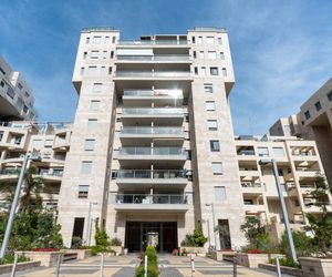 Beautiful Apts w/ Large Balcony & Parking by Sea N Rent Tel Aviv Israel