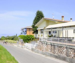 Quaint Holiday Home in Lazise with Lake nearby Lazise Italy