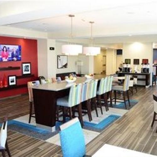 Photo of Hampton Inn & Suites Toledo/oregon