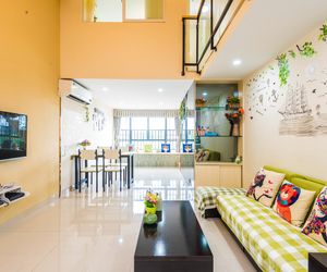 2 Bedroom Loft Apt HAPPYWORLD near Chimelong Dashi China