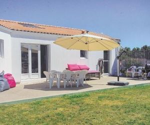 Three-Bedroom Holiday Home in St. Michel en lHerm LAiguillon France
