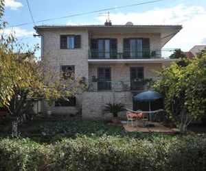 Apartments with a parking space Supetar (Brac) - 14426 Supetar Croatia
