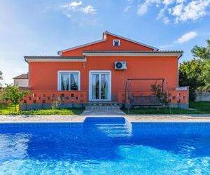 Three-Bedroom Holiday Home in Sisan Sisan Croatia