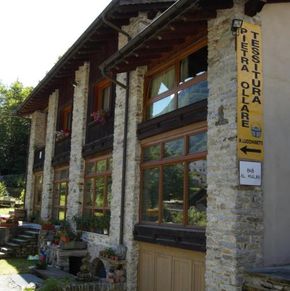 NearBy Hotel