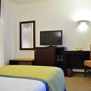 NearBy Hotel